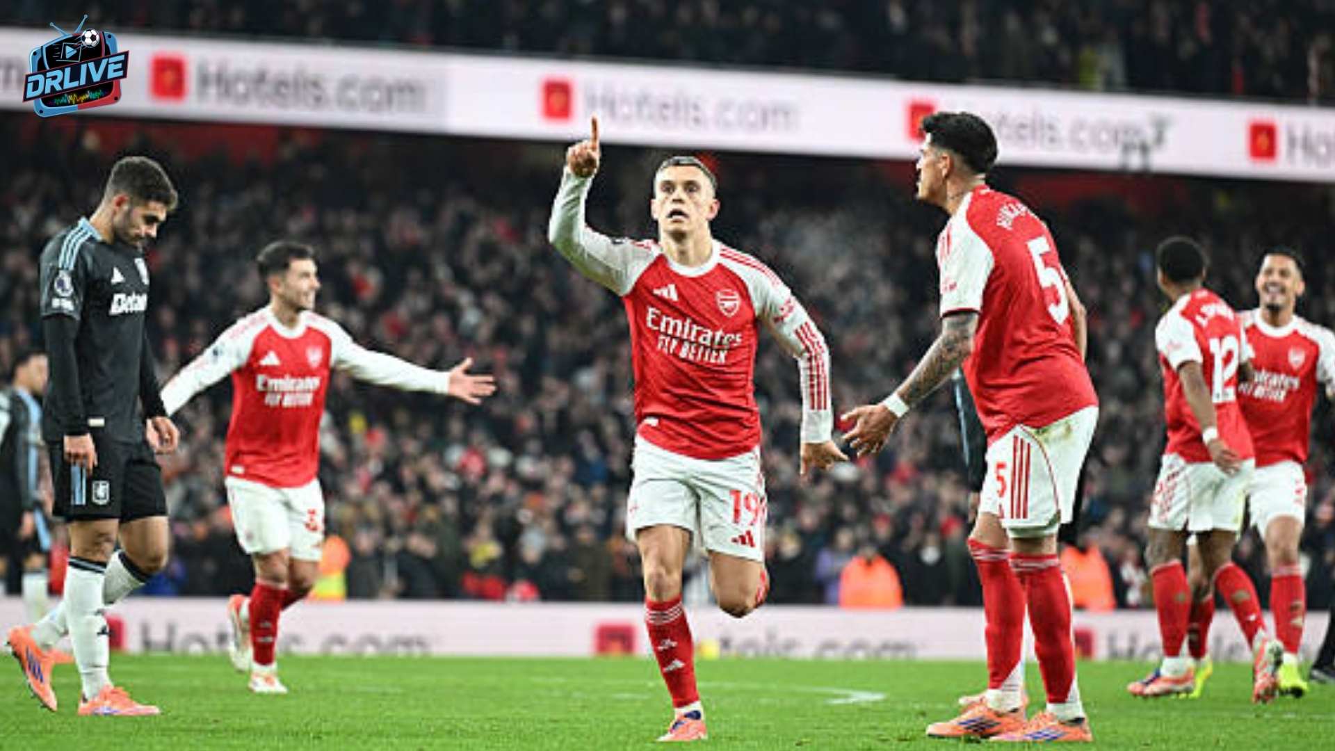 Chiến thắng thuyết phục của Arsenal được củng cố bởi VAR